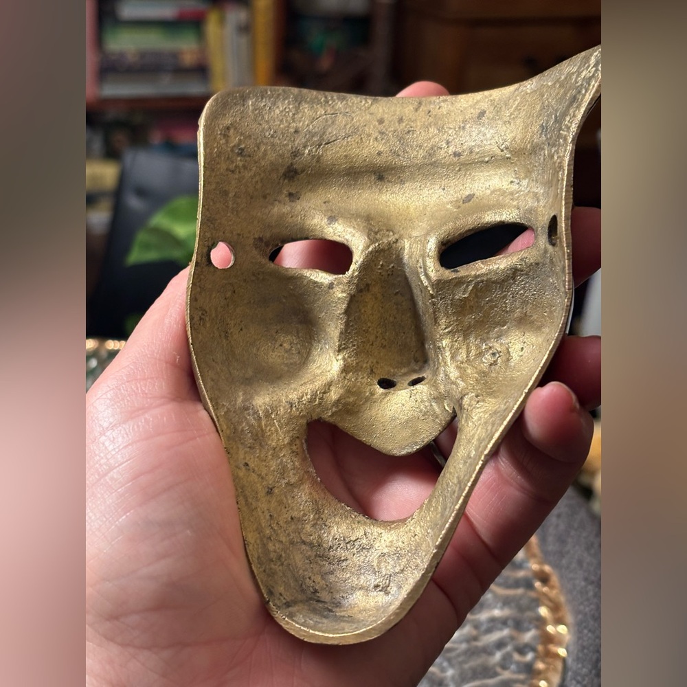 Antique-Style Brass Mask Sculpture Botanical Wall Art 4 Vines, Florals & Altars - Picture 7 of 14